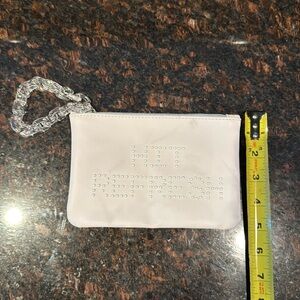 Ipsy “HIT REFRESH” white cosmetic bag FREE WITH BUNDLE
